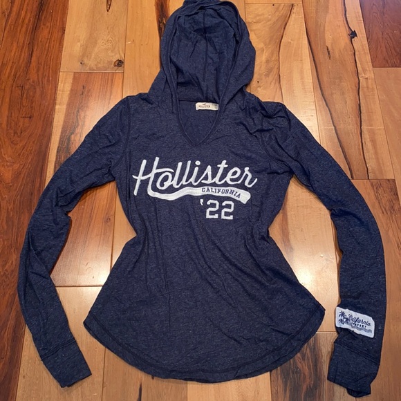 Hollister Tops - NWOT~ HOLLISTER EMBROIDERED LONG SLEEVE HOODED TEE~ WOMENS SMALL - Y2K